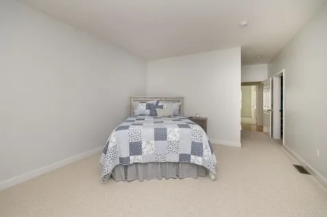 15 Lamplighter Village Road Windham NH 03087