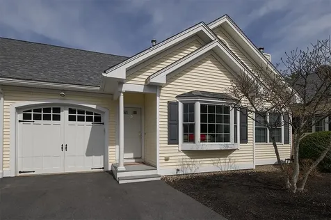 15 Lamplighter Village Road Windham NH 03087