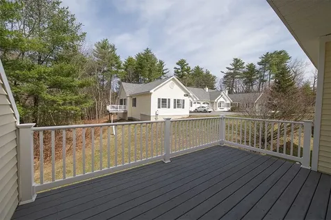 15 Lamplighter Village Road Windham NH 03087