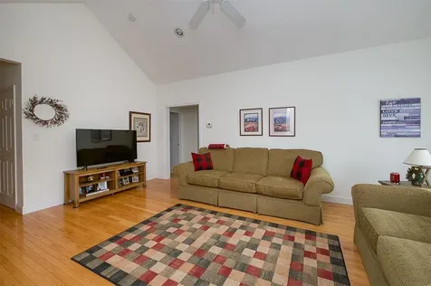 15 Lamplighter Village Road Windham NH 03087