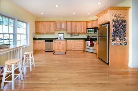 15 Lamplighter Village Road Windham NH 03087