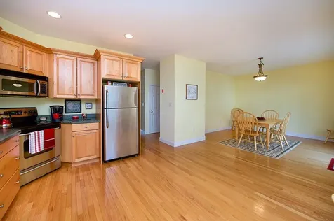 15 Lamplighter Village Road Windham NH 03087