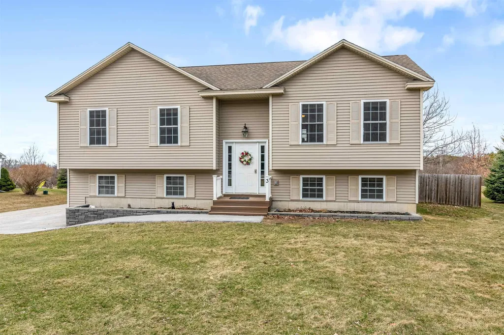3 Dawn's Way Swanton VT 05488