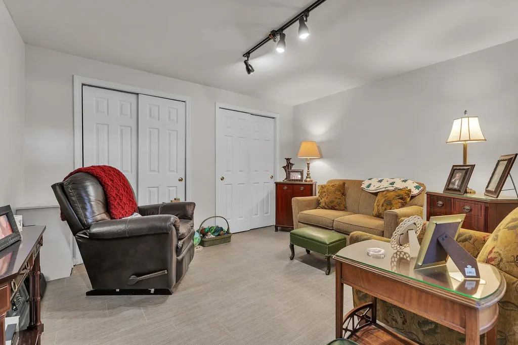 282 Ethan Allen Parkway Burlington VT 05408