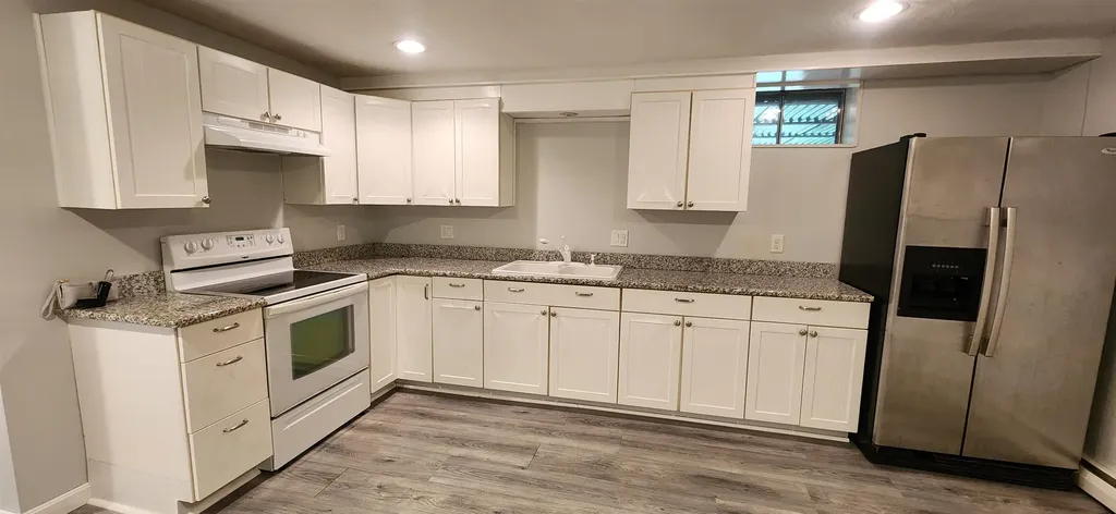 62 Hovey Road Londonderry NH 03053