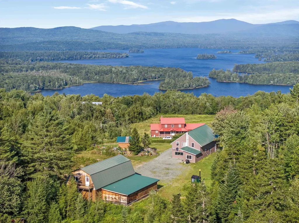 107 Lakeview Drive Errol NH 03579