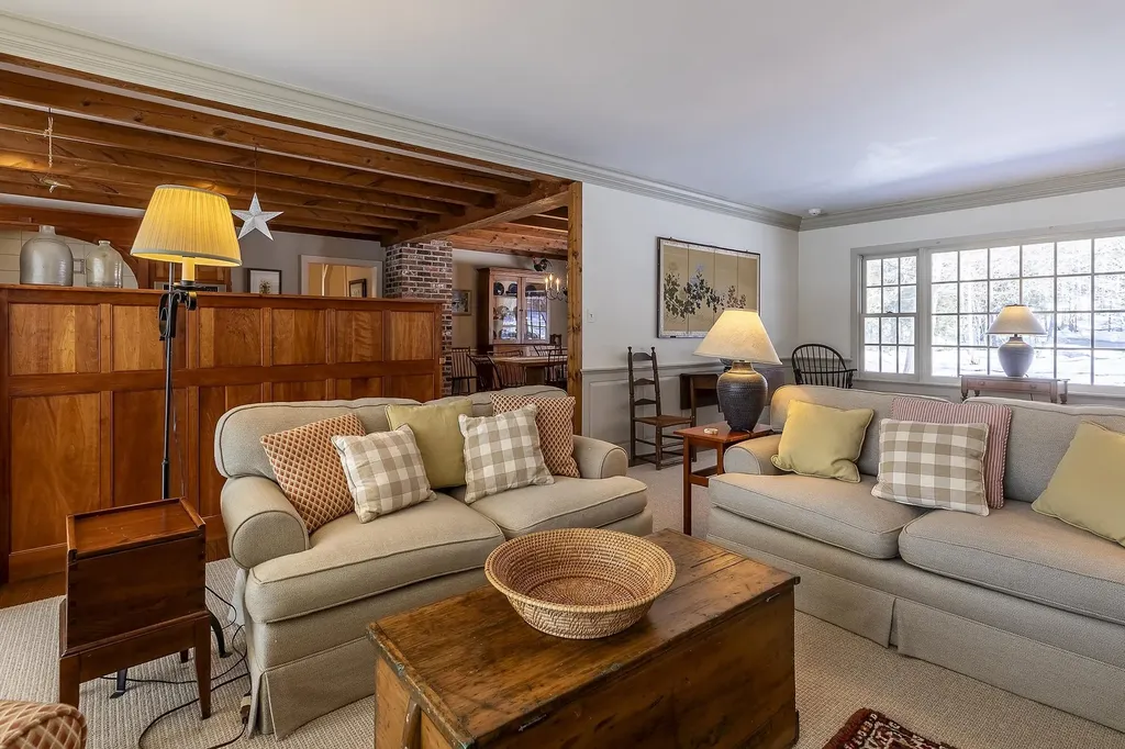 49 Burton Road Weston VT 05161