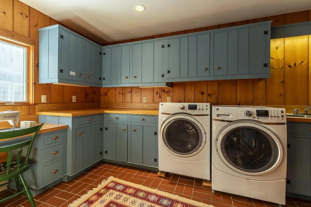 49 Burton Road Weston VT 05161