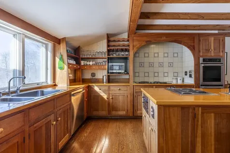 49 Burton Road Weston VT 05161