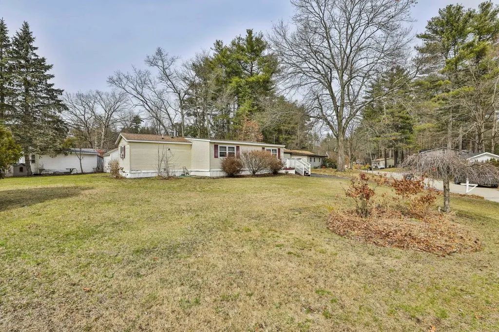 13 Satin Avenue Nashua NH 03062