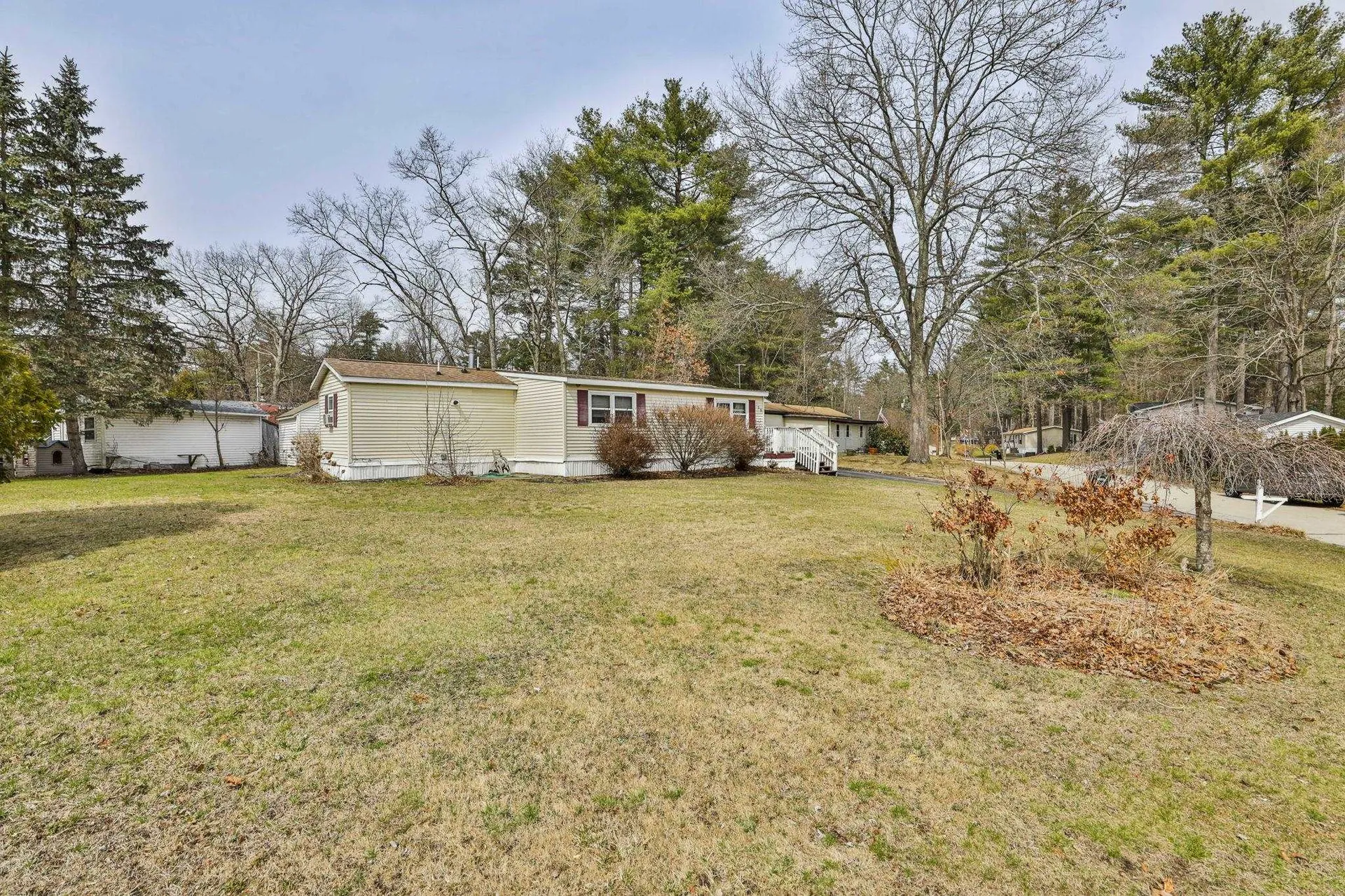 13 Satin Avenue Nashua NH 03062