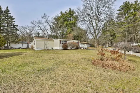 13 Satin Avenue Nashua NH 03062