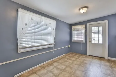 13 Satin Avenue Nashua NH 03062