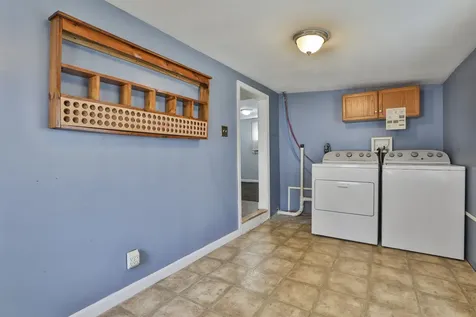 13 Satin Avenue Nashua NH 03062