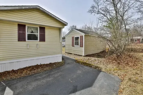 13 Satin Avenue Nashua NH 03062