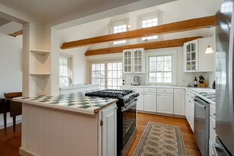 6 Old Coach Road New Boston NH 03070