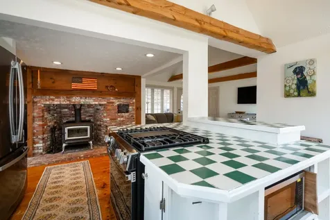 6 Old Coach Road New Boston NH 03070