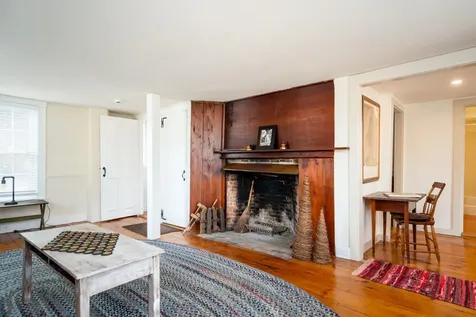 6 Old Coach Road New Boston NH 03070