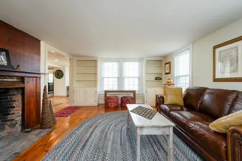 6 Old Coach Road New Boston NH 03070