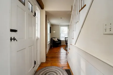 6 Old Coach Road New Boston NH 03070