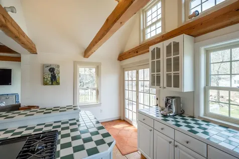 6 Old Coach Road New Boston NH 03070