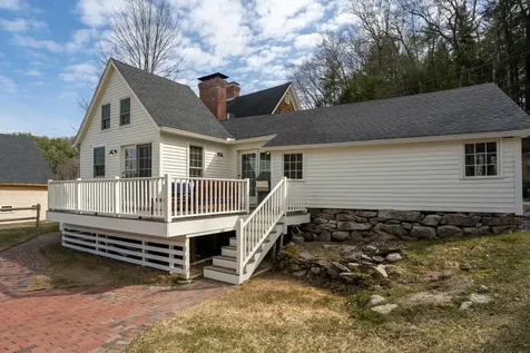 6 Old Coach Road New Boston NH 03070