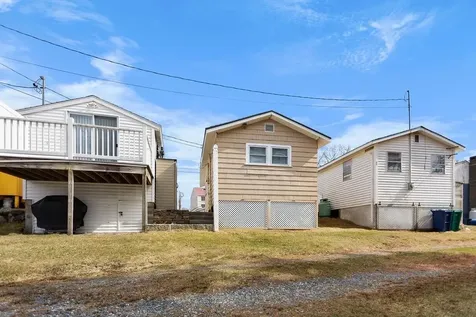 84 Acorn Road Hampton NH 03842