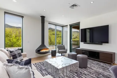 69 Hourglass Drive Stowe VT 05672