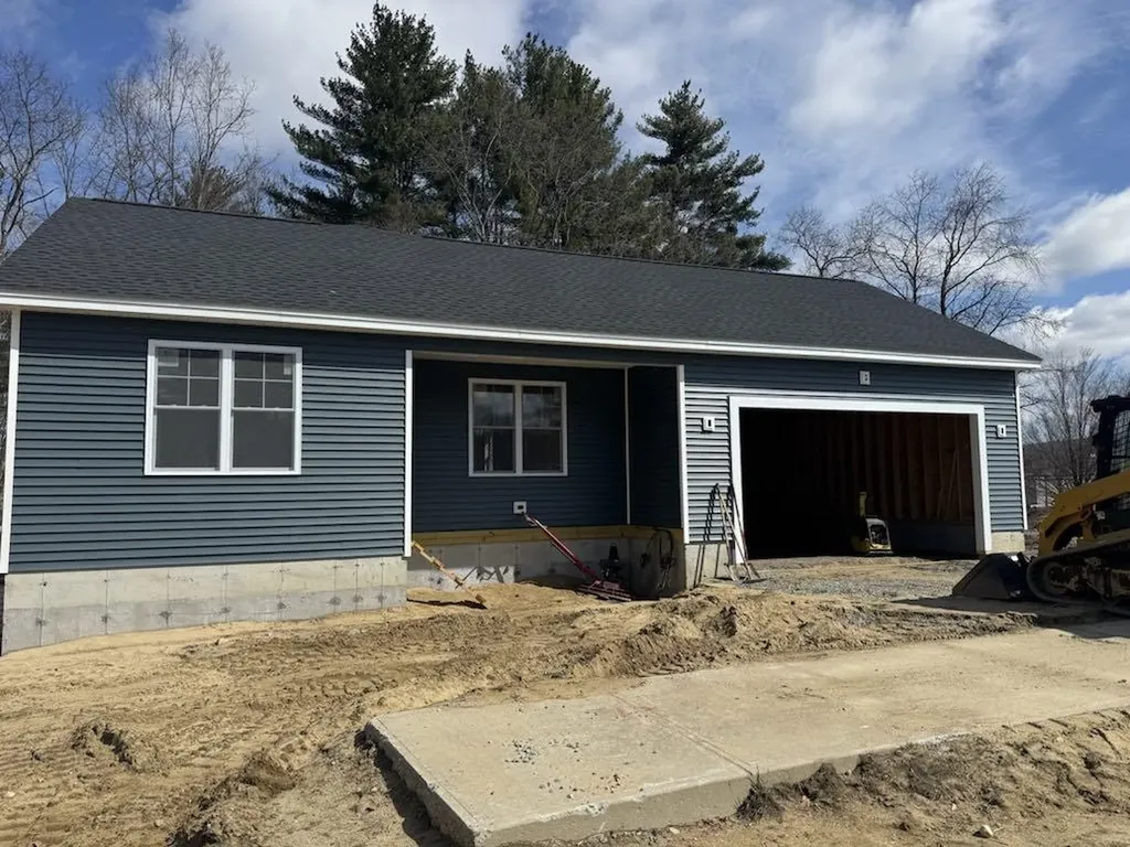 5 Magnolia Way Keene NH 03431