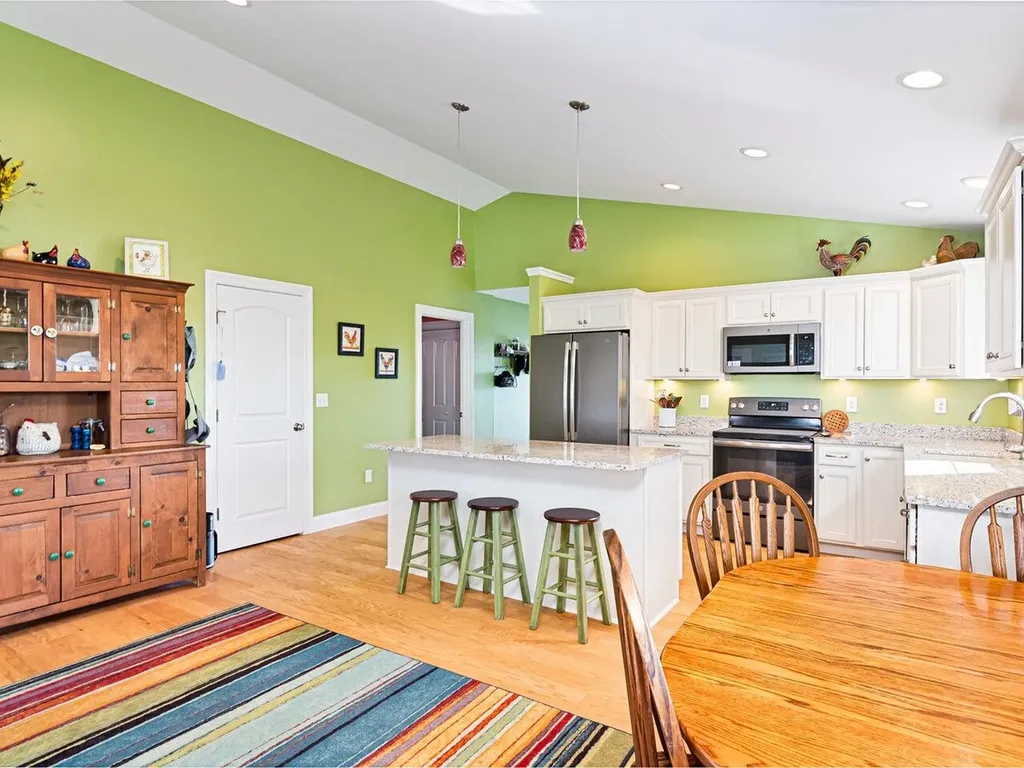 21 Dewey Drive Georgia VT 05478