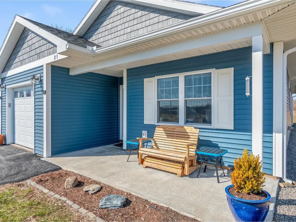 21 Dewey Drive Georgia VT 05478