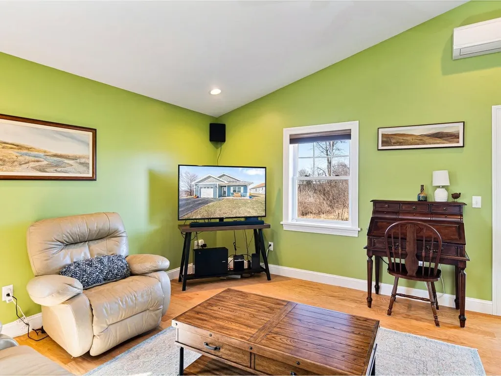 21 Dewey Drive Georgia VT 05478