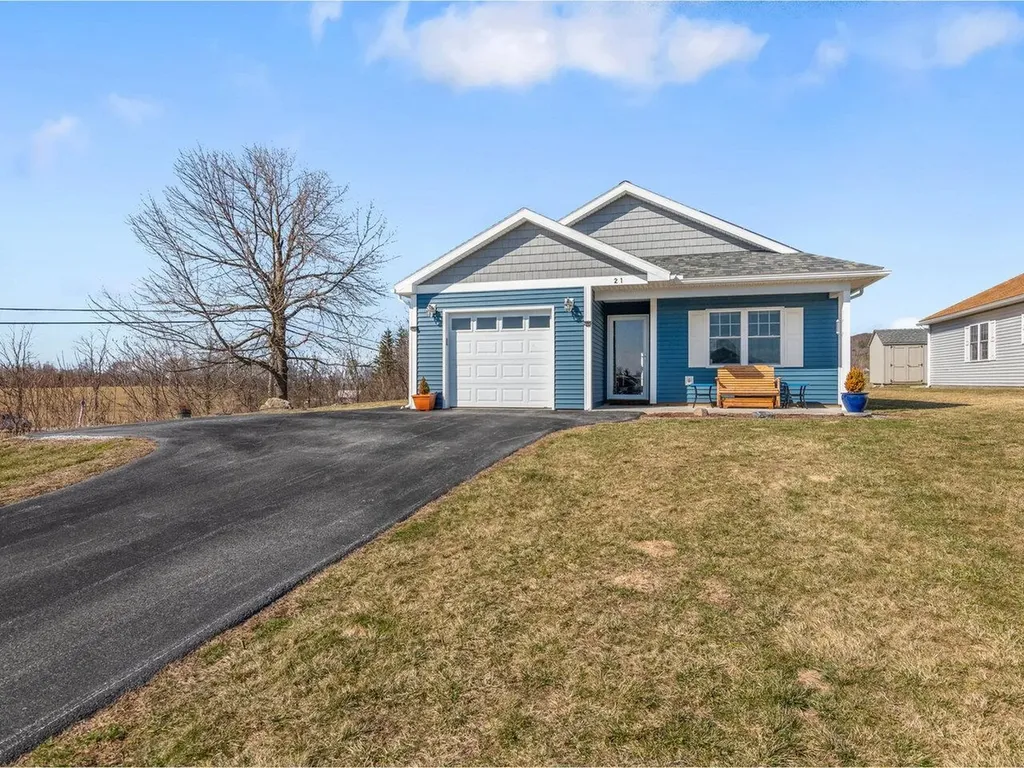 21 Dewey Drive Georgia VT 05478