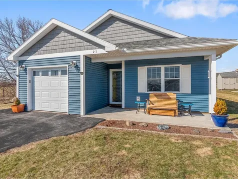 21 Dewey Drive Georgia VT 05478