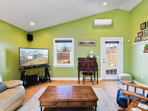 21 Dewey Drive Georgia VT 05478