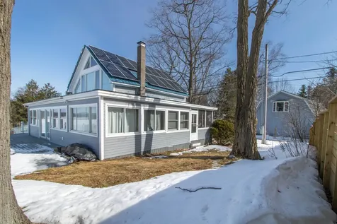 43 Abenaki Drive Newport City VT 05855