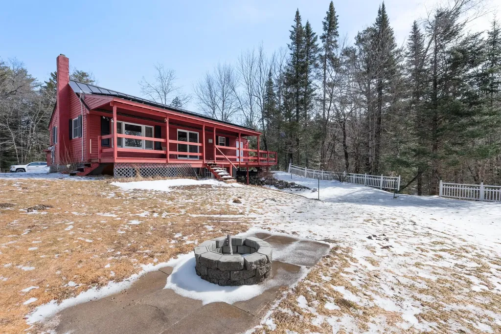 731 River Road Dorchester NH 03266