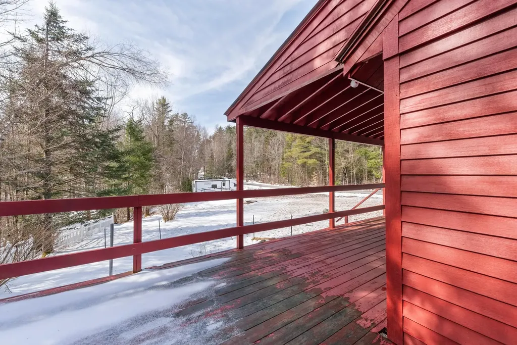 731 River Road Dorchester NH 03266