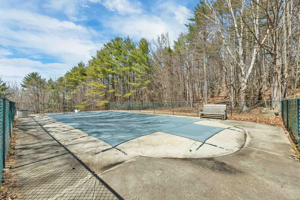 50 New Boston Road Franklin NH 03235