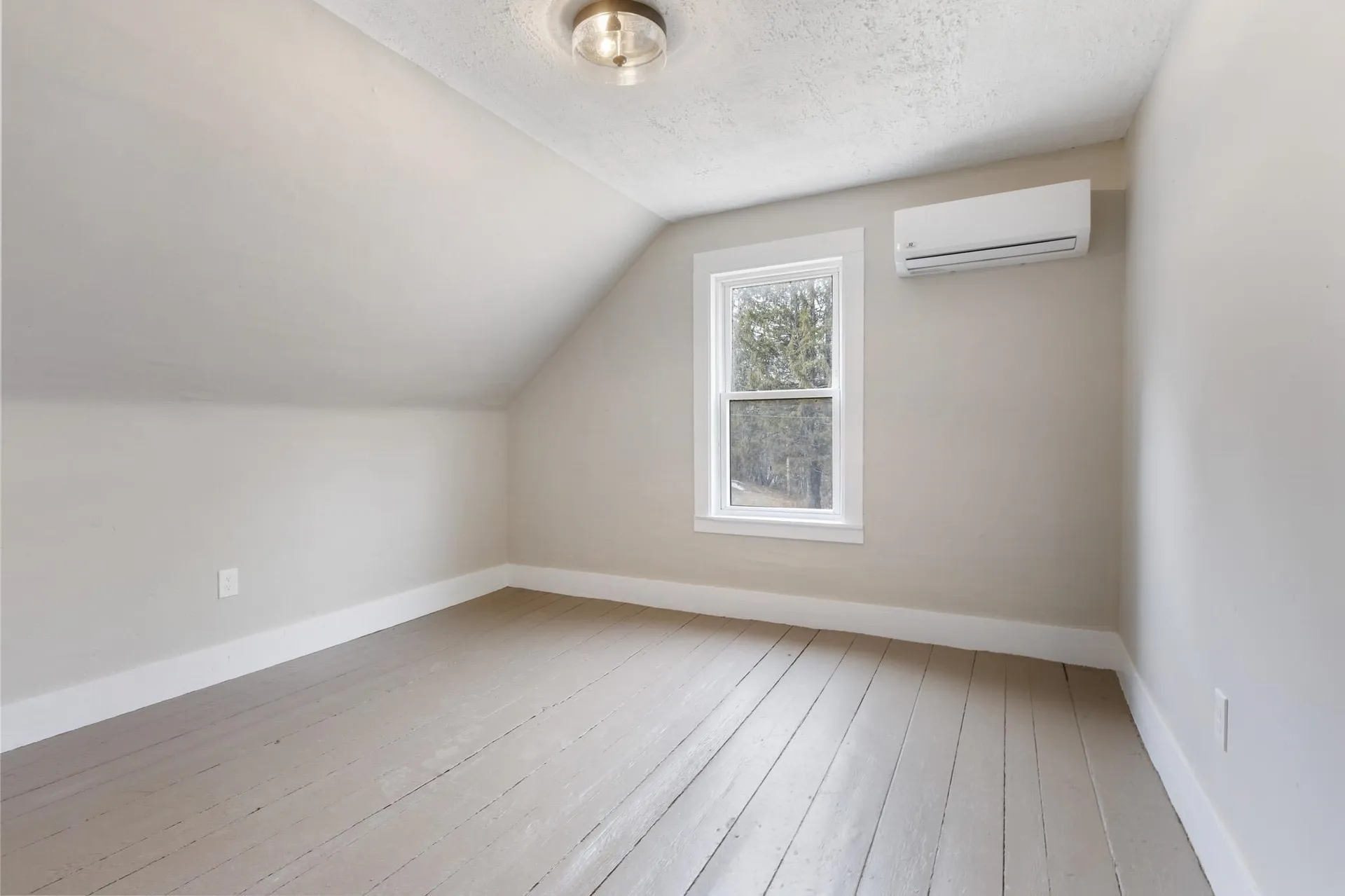 1047 Mount Moosilauke Highway Haverhill NH 03780