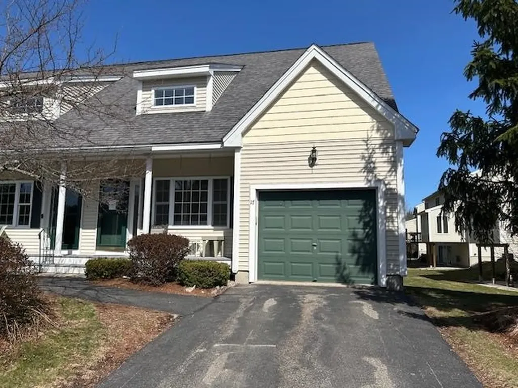 17 Sherwood Road Raymond NH 03077