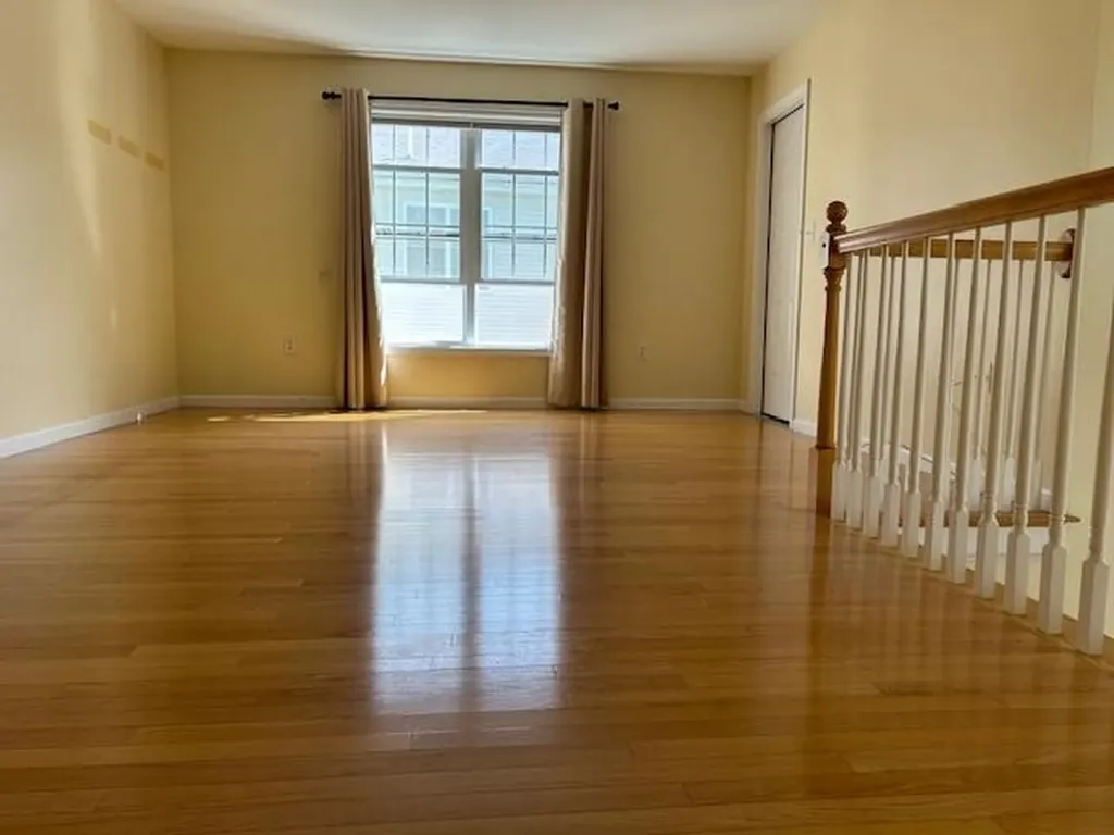 17 Sherwood Road Raymond NH 03077