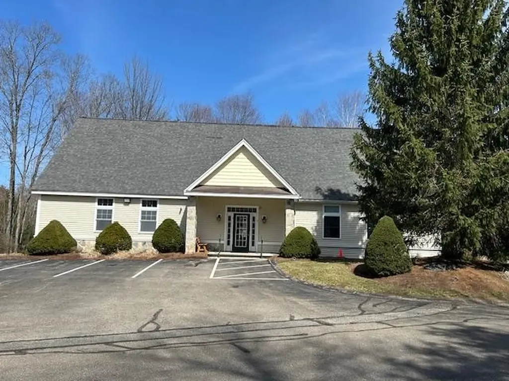 17 Sherwood Road Raymond NH 03077