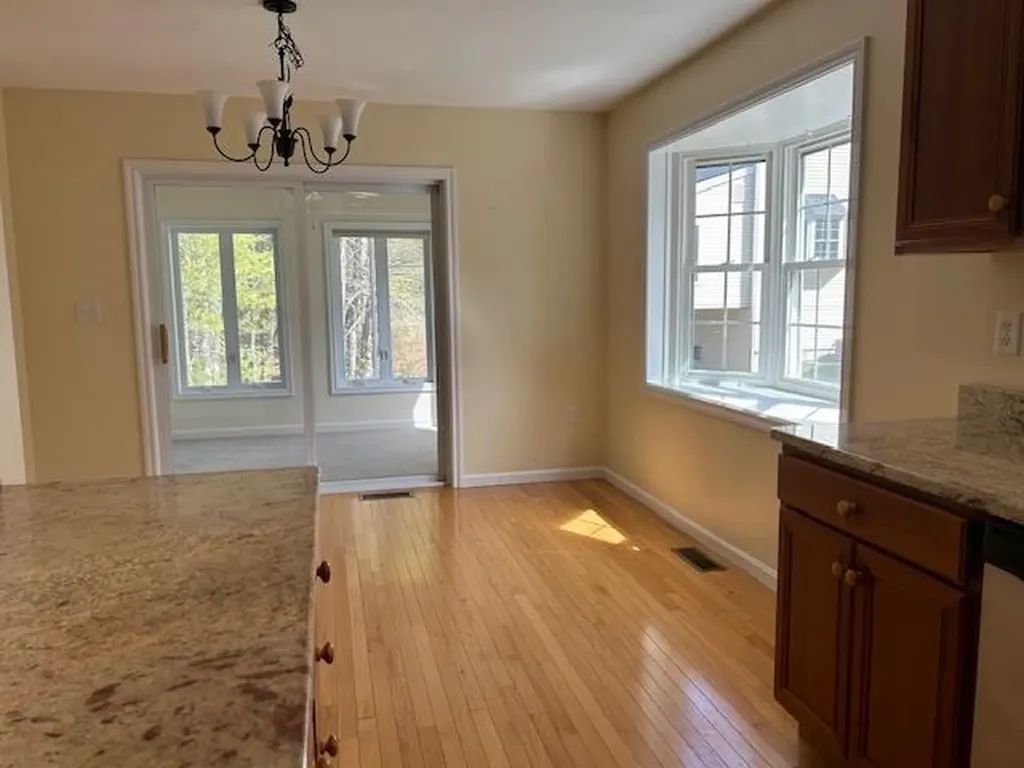 17 Sherwood Road Raymond NH 03077