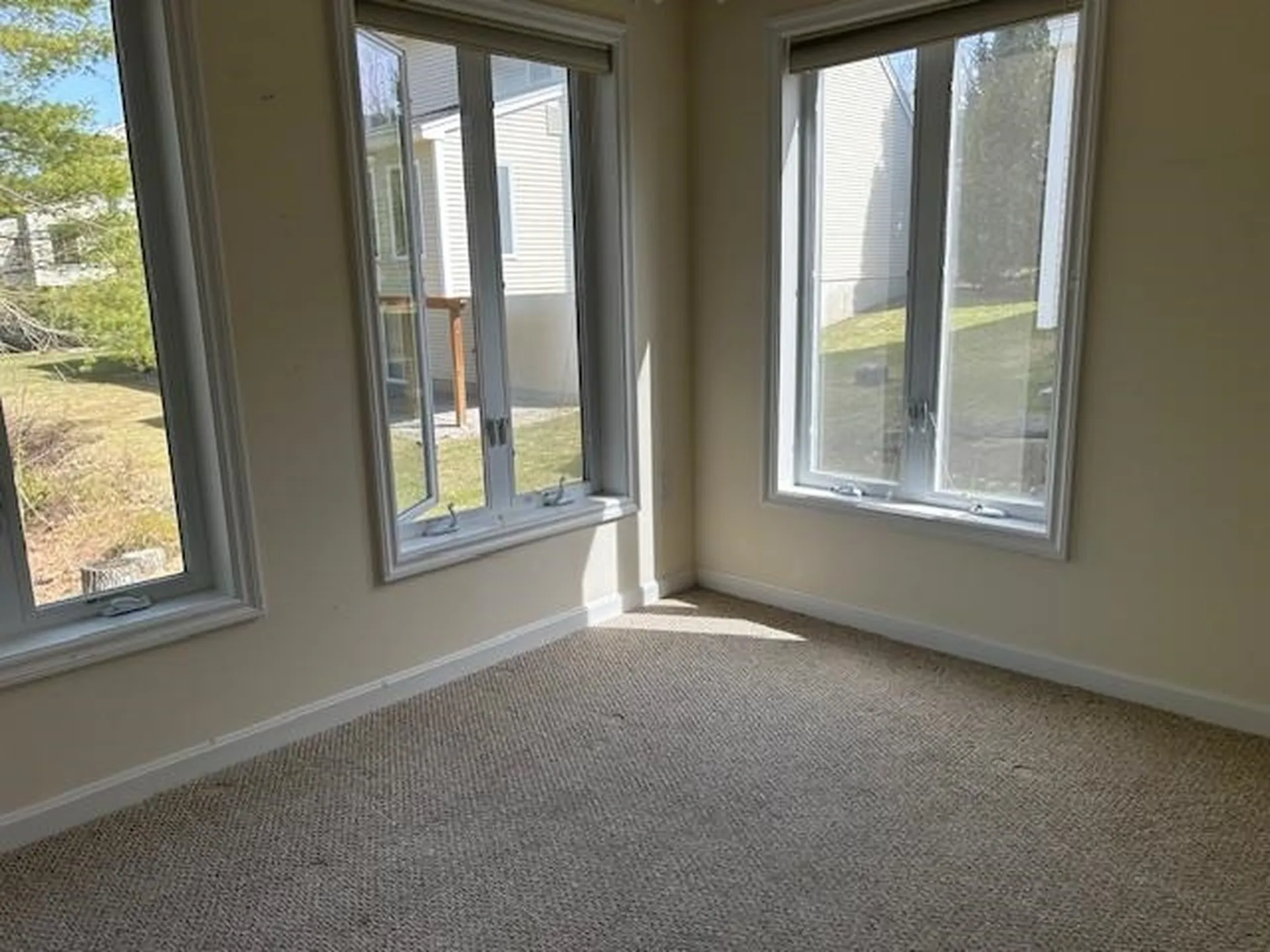 17 Sherwood Road Raymond NH 03077