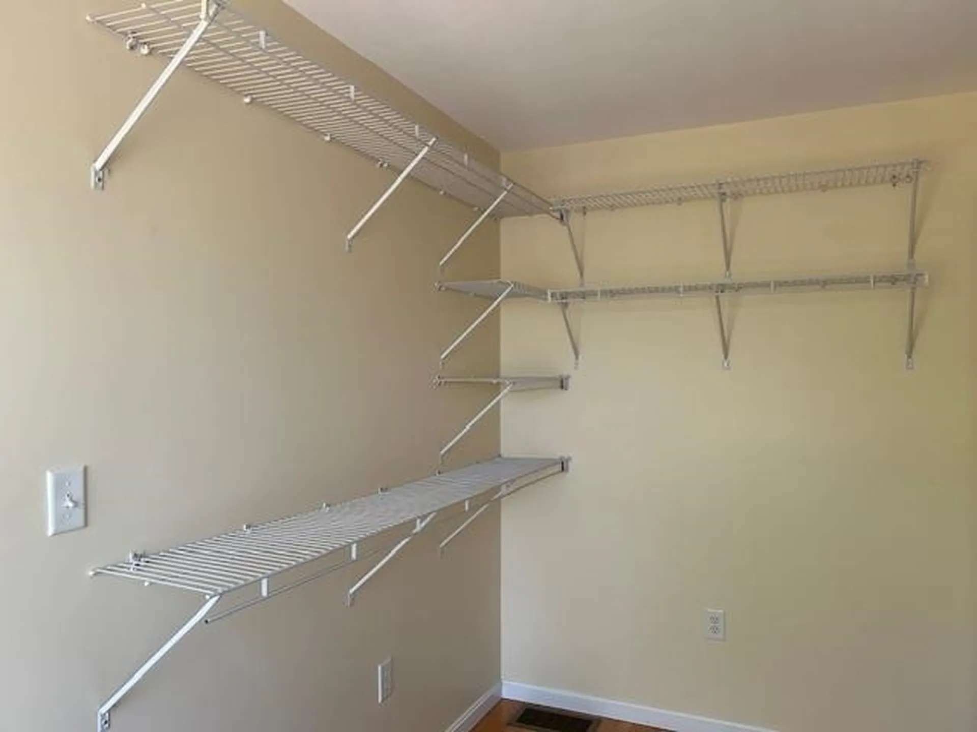 17 Sherwood Road Raymond NH 03077