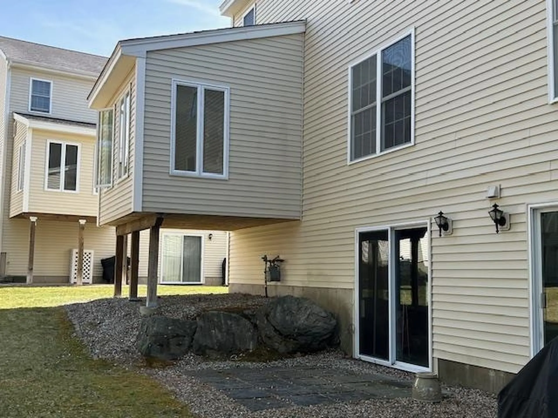 17 Sherwood Road Raymond NH 03077