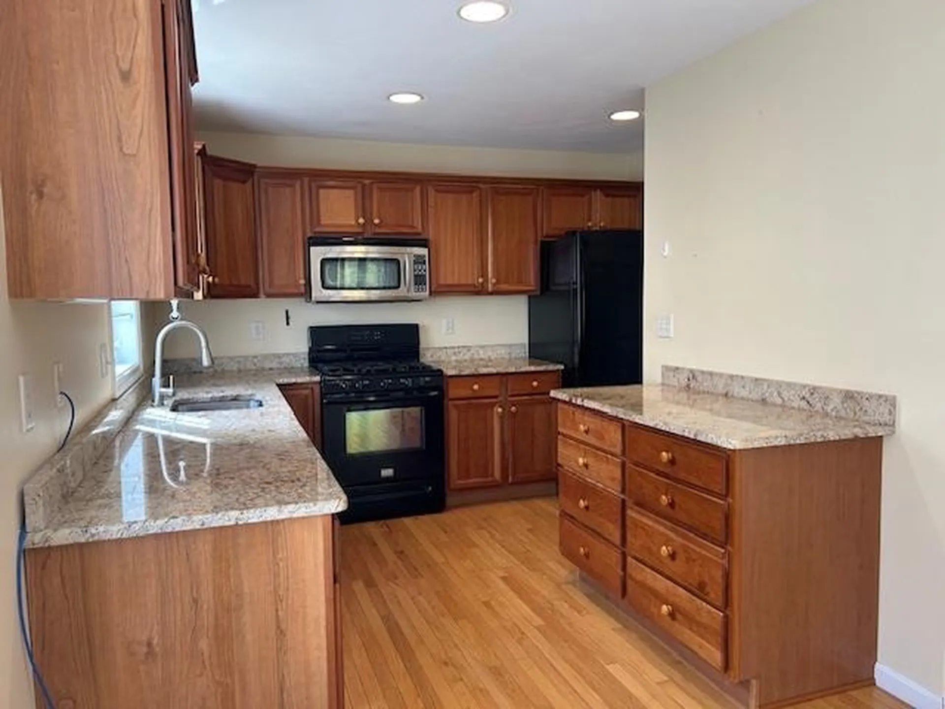 17 Sherwood Road Raymond NH 03077