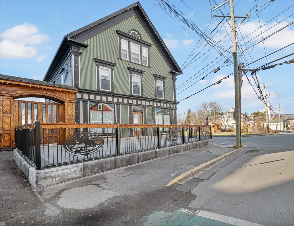 121 Main Street Colebrook NH 03576