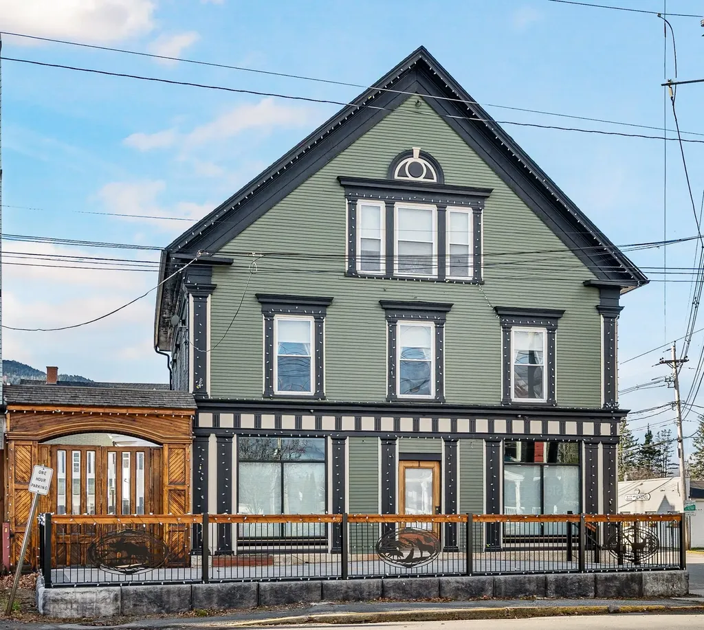 121 Main Street Colebrook NH 03576